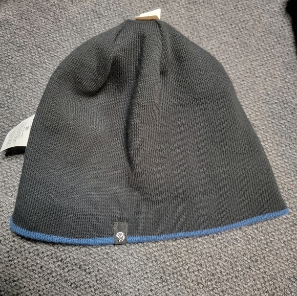 ❄️Mountain Hardwear🔥 Unisex Reversible Iconocolor Beanie🩵 - Picture 2 of 3